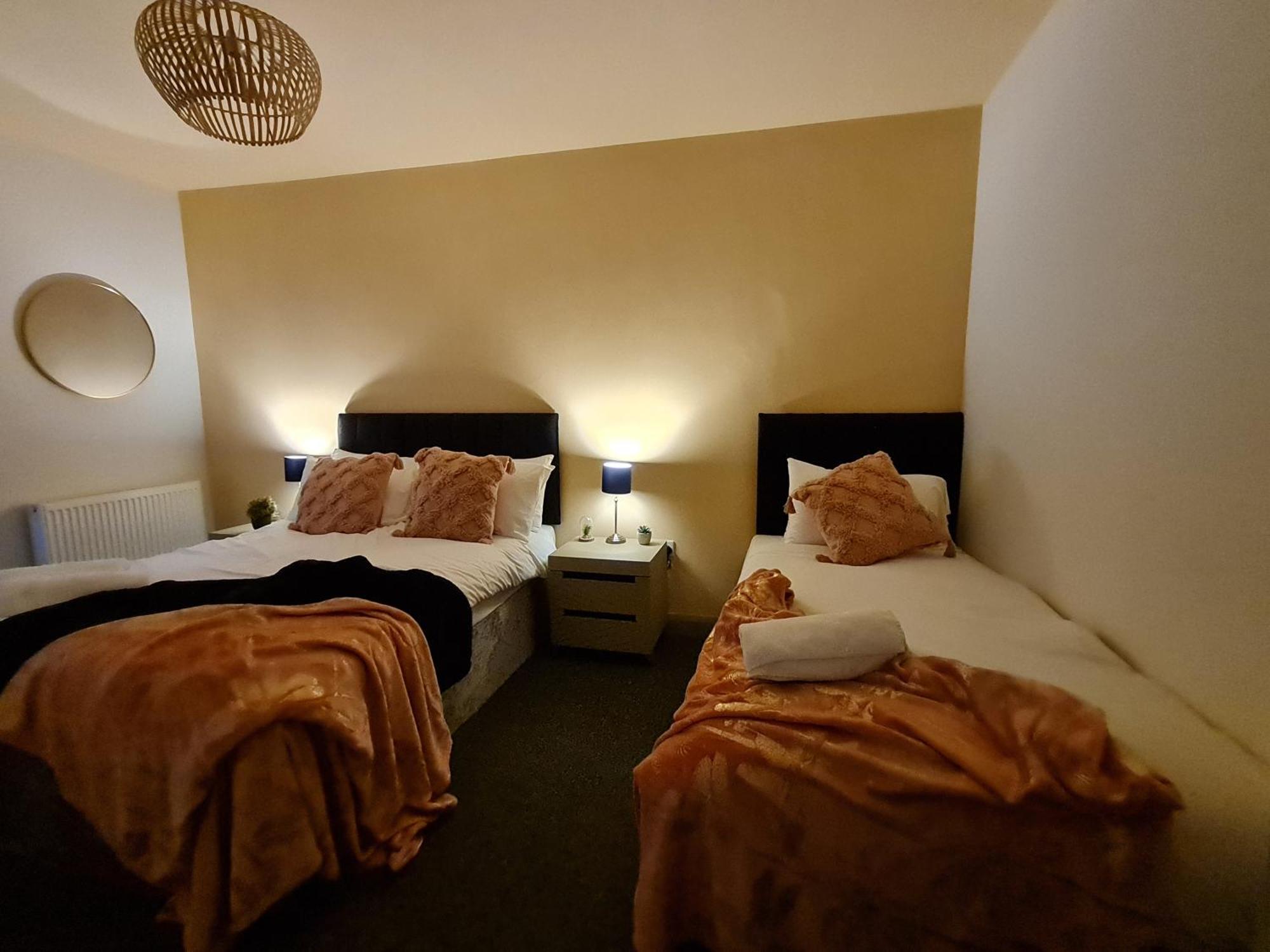4 Bedroom Luxury House. Bike Park Wales. Secure Bike Store. Brecon Beacons Dowlais ภายนอก รูปภาพ